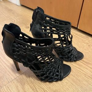 Elie Tahari Woven heels in black, size 37.5 (7)